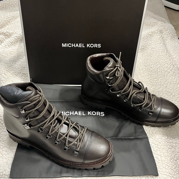 Brand new! Men’s size 10.5 Michael Kors brown Lance Hiker boot - Picture 1 of 7